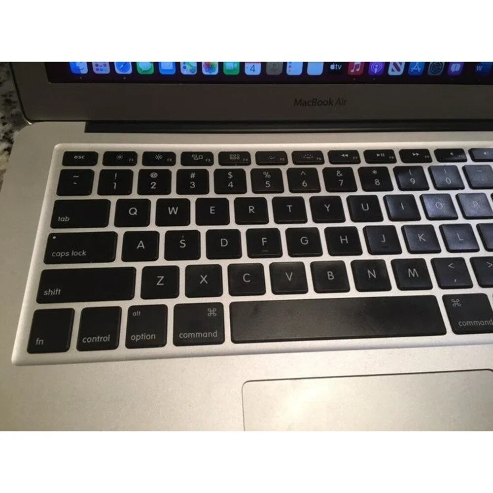 macbook air 2015 4gb 13in 1600MHz
